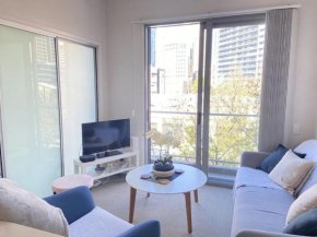 1br apt in the heart of the Cbd